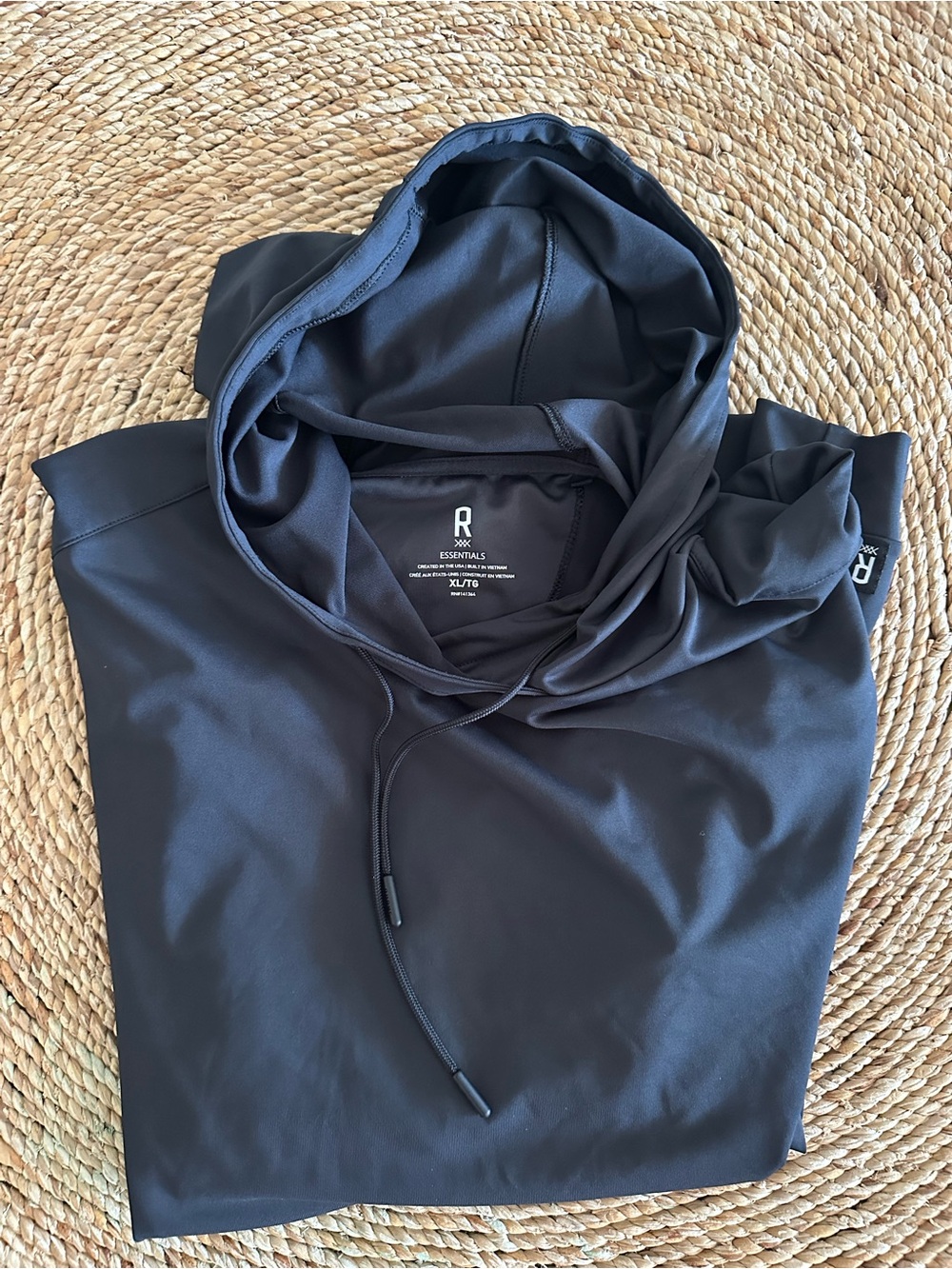 Rhone Essentials Hoodie Mens XL
Performance Activewear Pullover